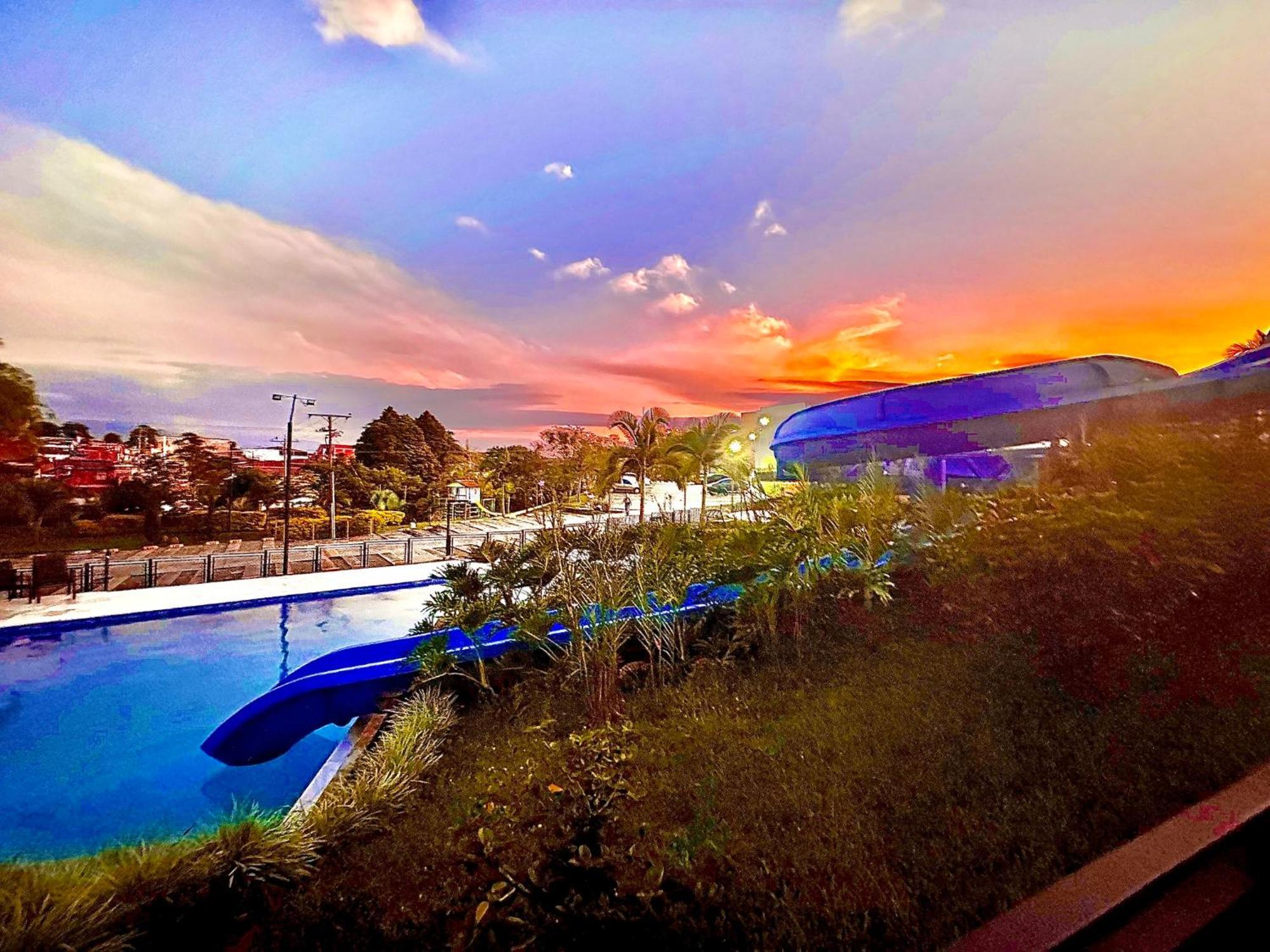 Apartamento Privado Vacacional A 5M Del Aeropuerto, 20 Minutos Del Parque Del Cafe Y Centro De Armenia Con 4 Piscinas, 3 Jacuzzi, Sauna By Molca Xperiences 3H Kültér fotó